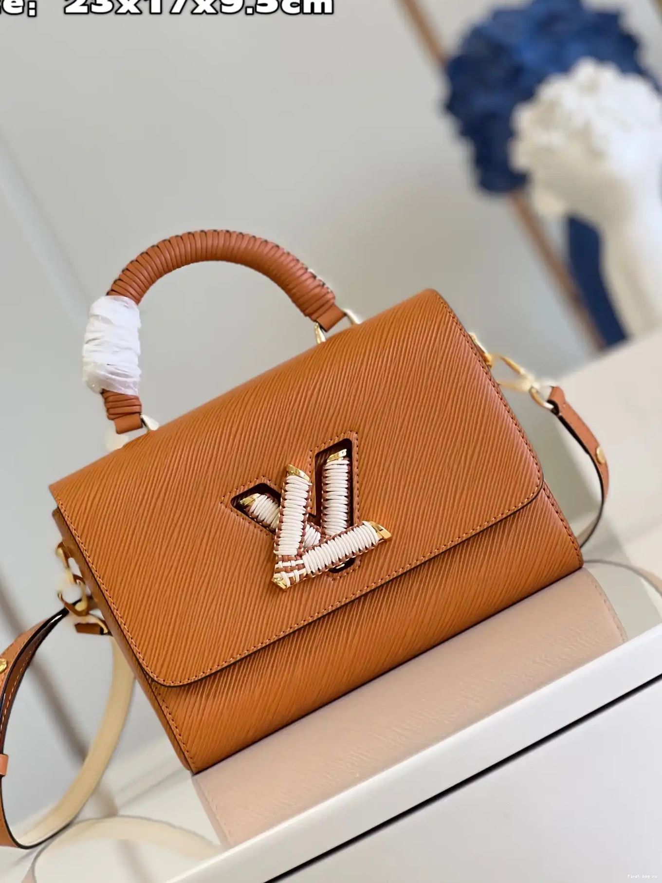 First bag ru TWIST VUITTON MM LOUIS 0707